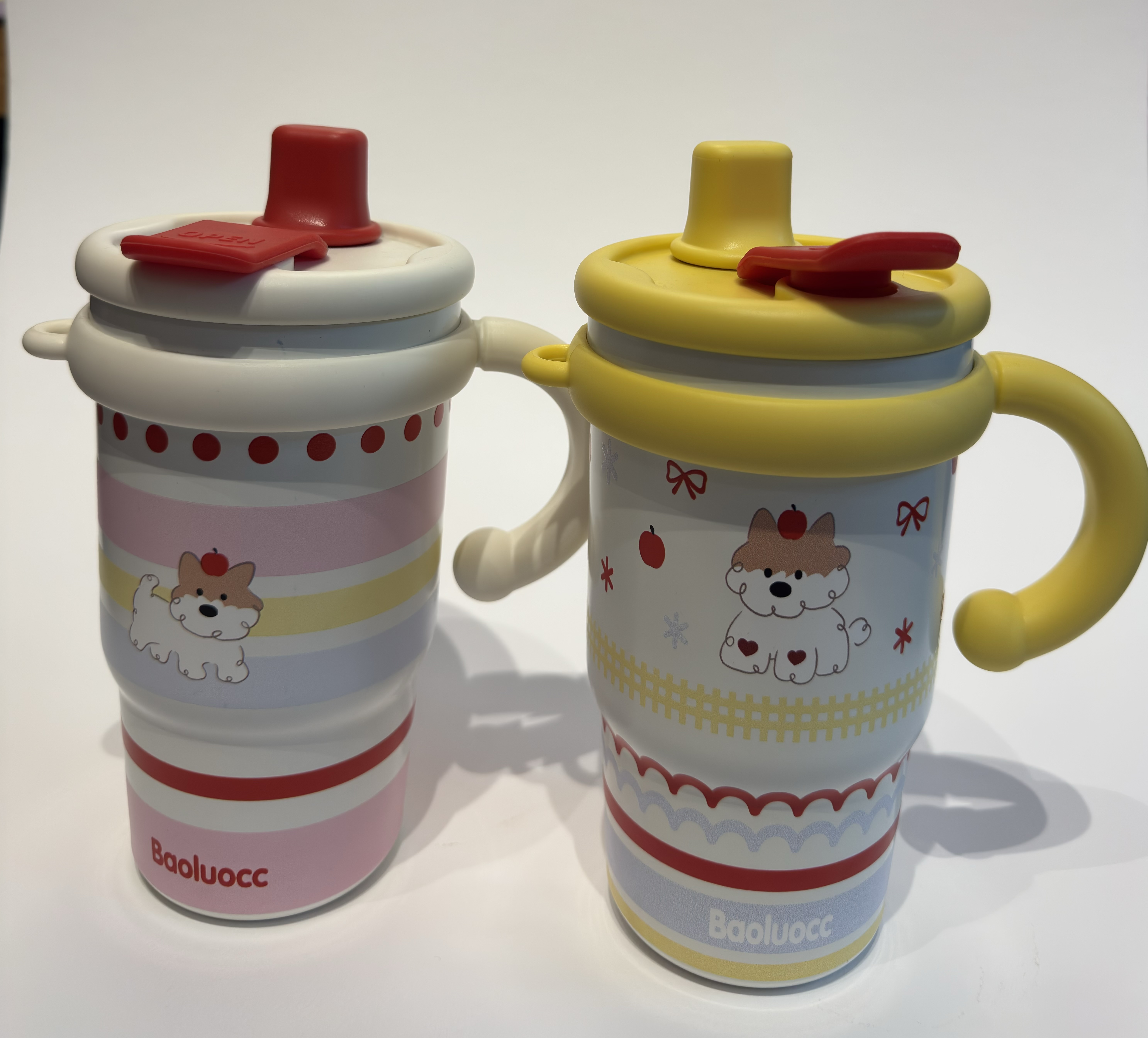 تراول ماگ استیل لعاب‌دار طرح کاوایی دو حالته نی‌نوش و لب‌نوش با درب پیچی و فشاری